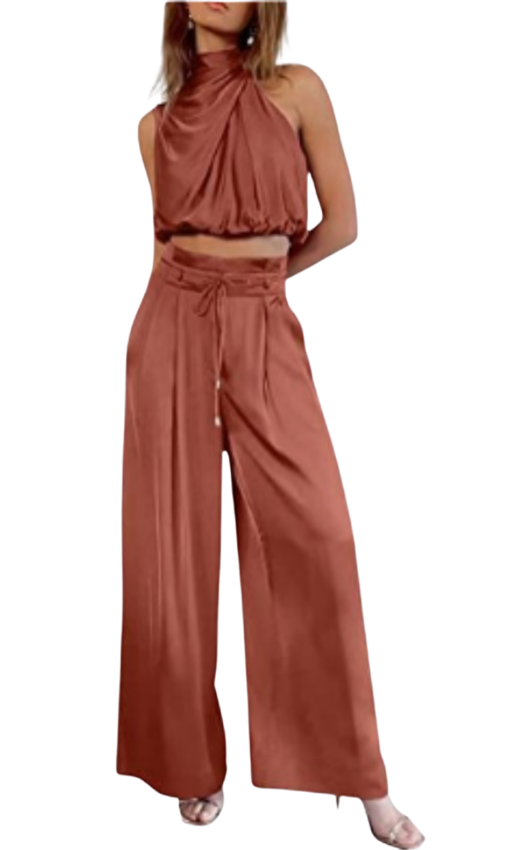 Combinaison élégante pour femme, idéale pour un mariage ou une cérémonie d’été avec coupe fluide et style chic.